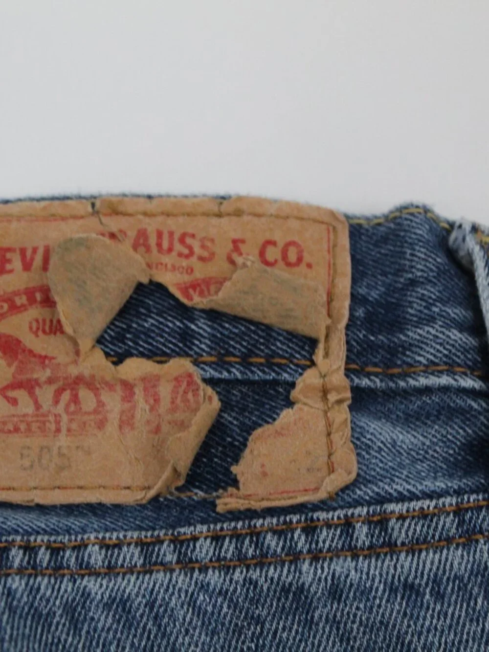 LEVIS 505 Mens Jeans 36 x 32 Med Wash Red Tag Straight Leg